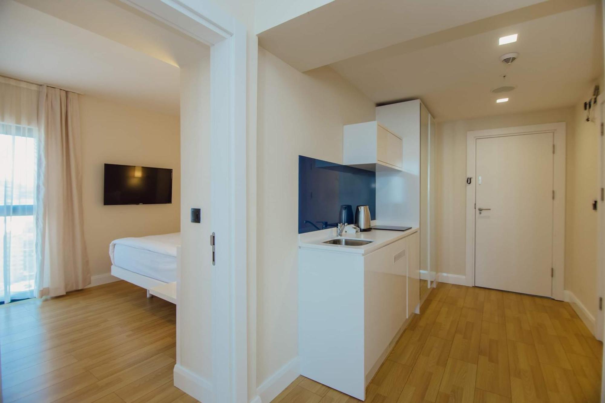 Orbi City Black Sea View Aparthotel Batumi Exterior photo