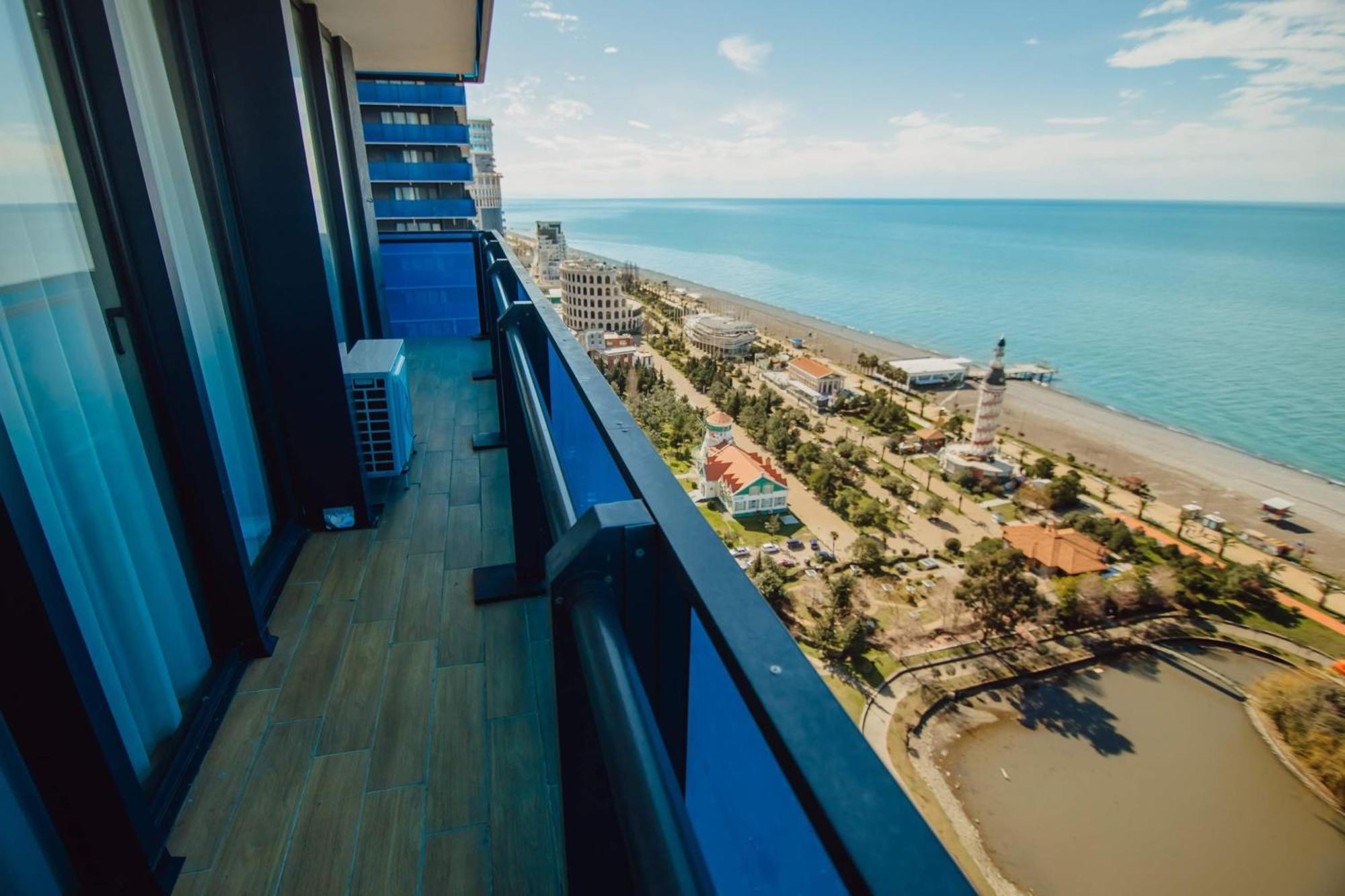 Orbi City Black Sea View Aparthotel Batumi Exterior photo