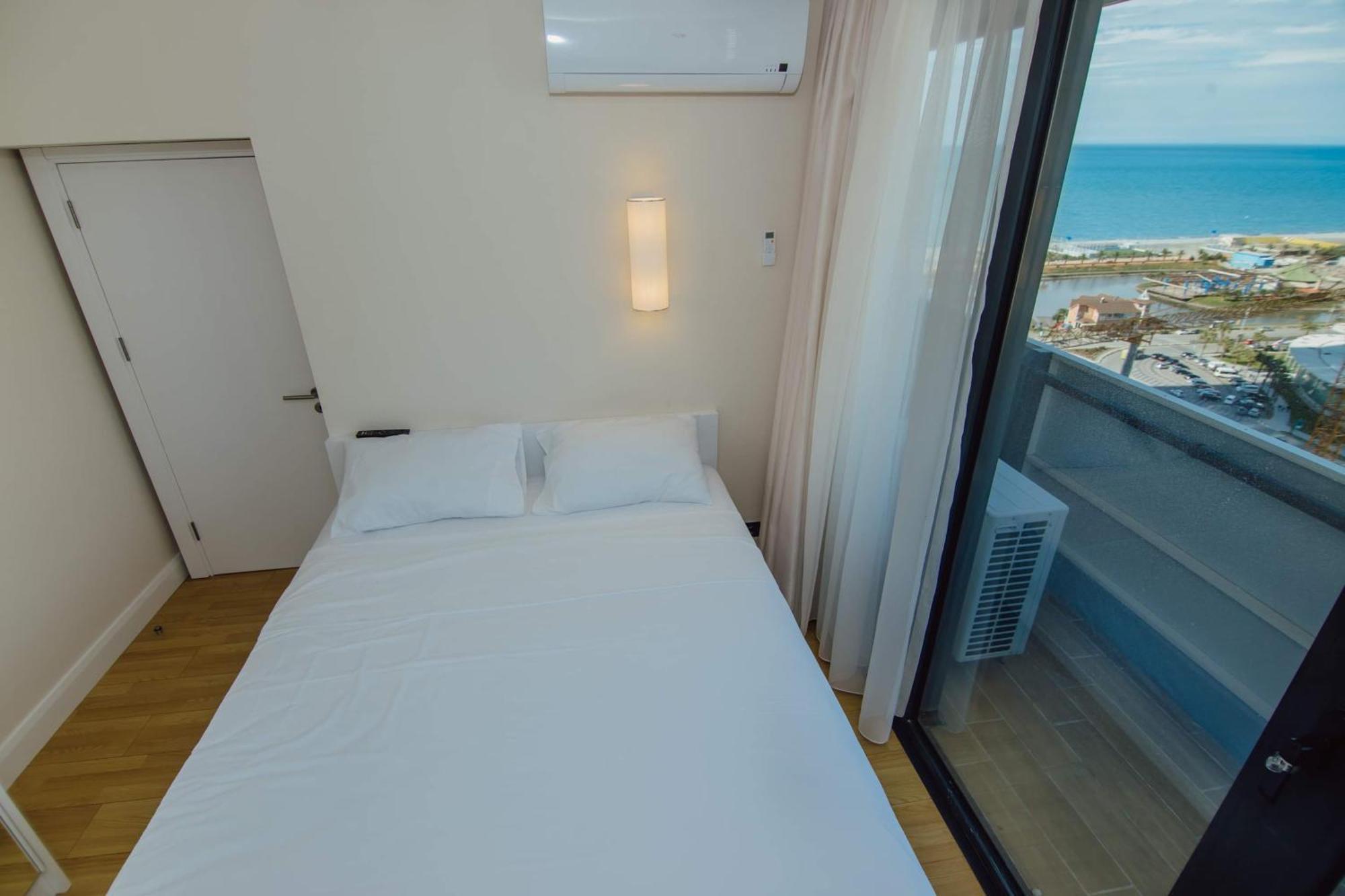 Orbi City Black Sea View Aparthotel Batumi Exterior photo